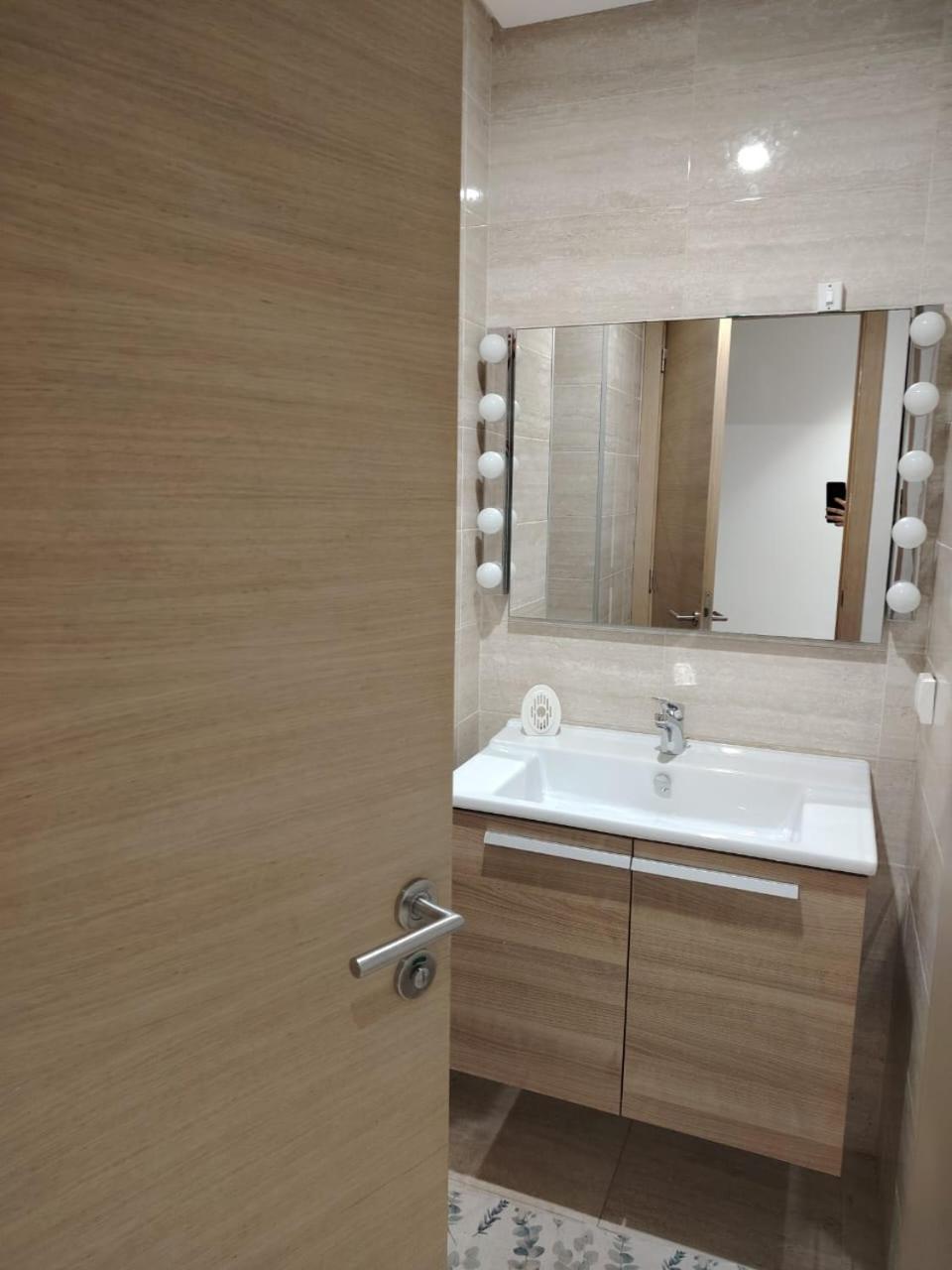 Apartment Prestigia Des Nations F3 Parentale, 2 Lits, Salon Sejour Terrasse, 2 Salle De Bain